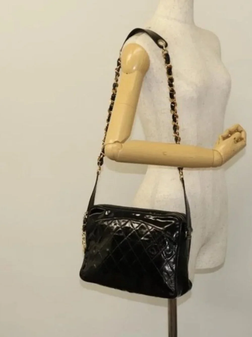 CHANEL Matelasse Chain Shoulder Bag Enamel Black Gold CC Auth bs25491